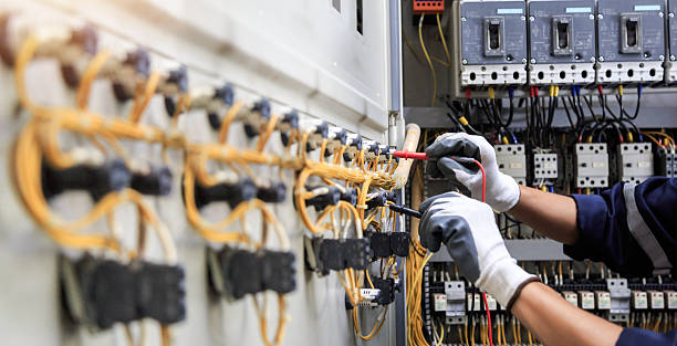 Professional Electrician technician working in Sandy, OR